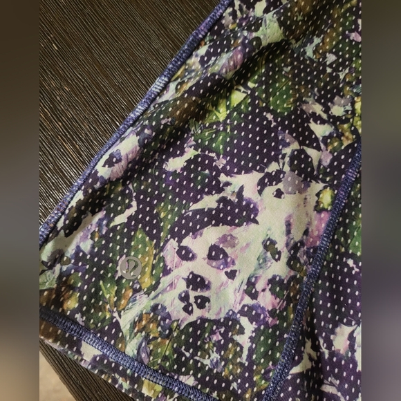 Lululemon tank top bundle~medium 8/10. - Picture 8 of 16